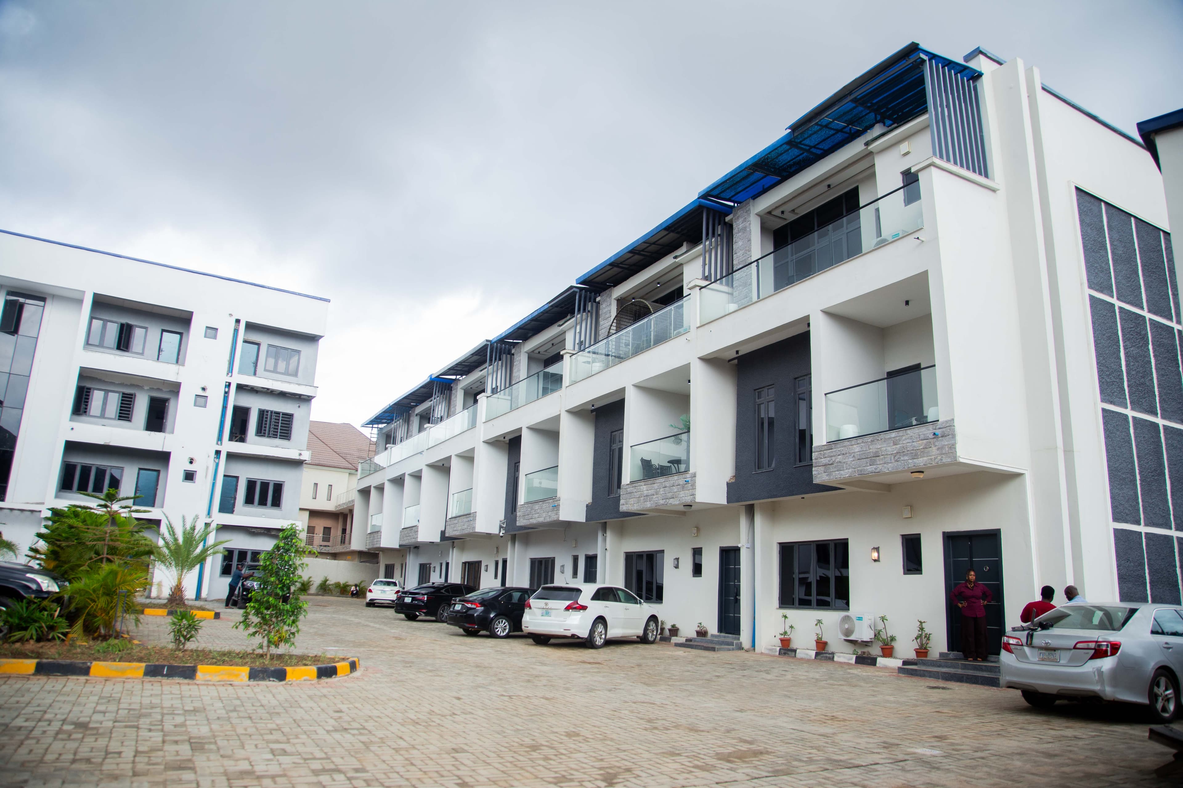 4 Spacious Bedrooms Terrace Building for Sale at Jahi