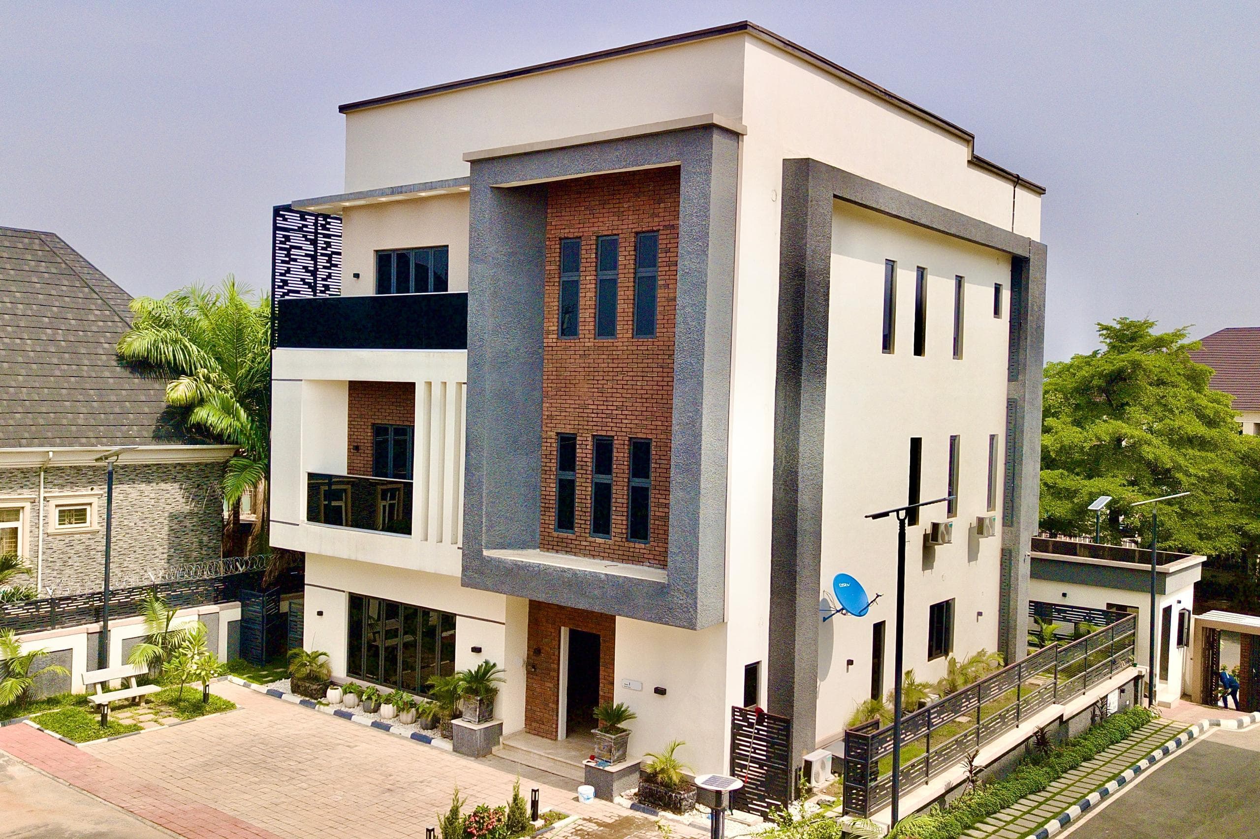 5 Bedroom Fully Detached Duplex